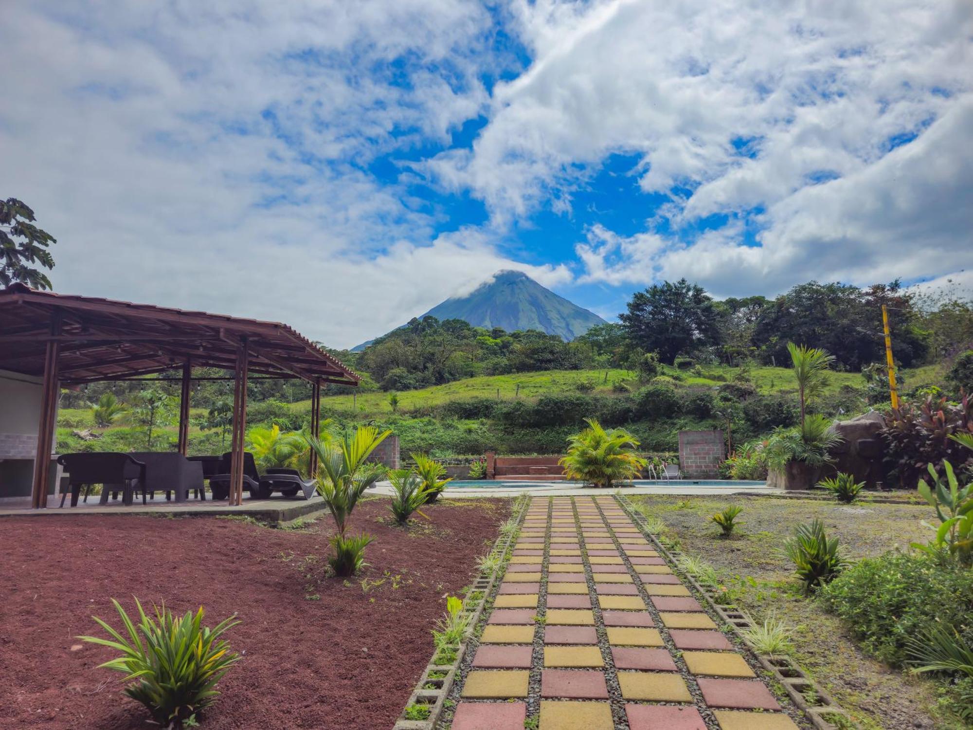 Confort Arenal La Fortuna Buitenkant foto